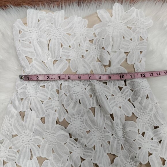 Stone Cold Fox White Floral Lace Strapless Midi Summer Bachelorette Dress XS - Picture 7 of 10